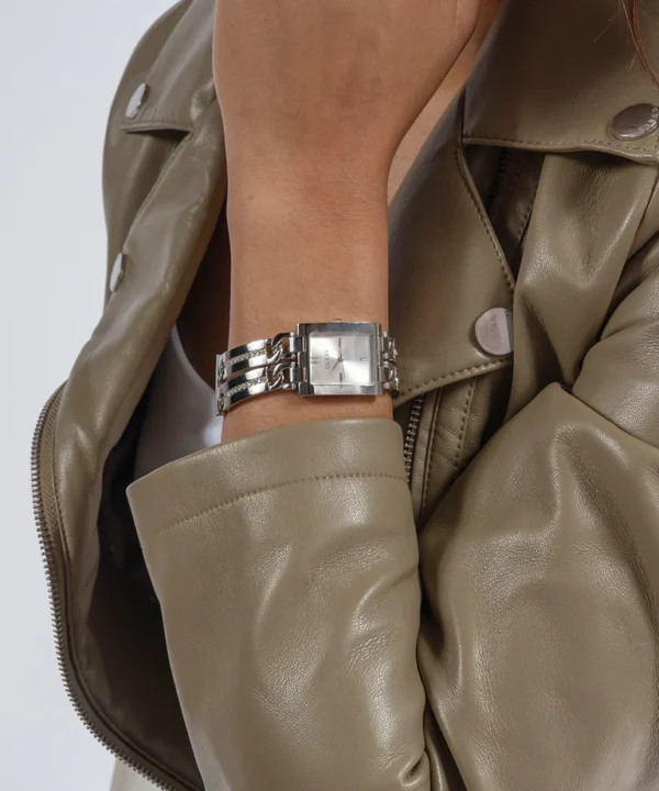 GW0668L1_M GUESS Ladies Silver Tone Analog Watch GW0668L1