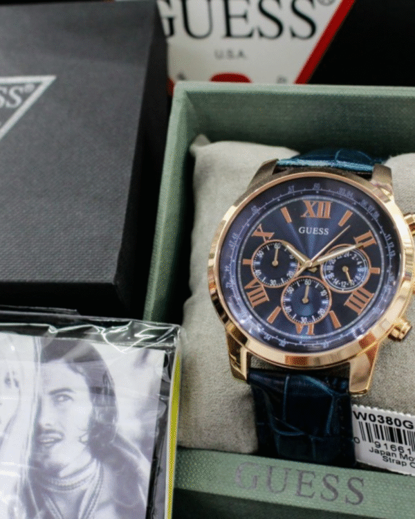La montre GUESS GW0668L2 pour femme, issue de la collection Mod ID, combine élégance contemporaine et fonctionnalité raffinée. - 2025-05-31T080458.934 GUESS – Iconic W0380G5