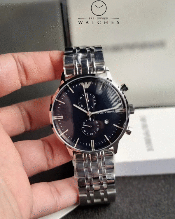 La montre GUESS GW0668L2 pour femme, issue de la collection Mod ID, combine élégance contemporaine et fonctionnalité raffinée. - 2025-07-11T084326.436 Montre EMPORIO ARMANI Pour Homme, AR1648