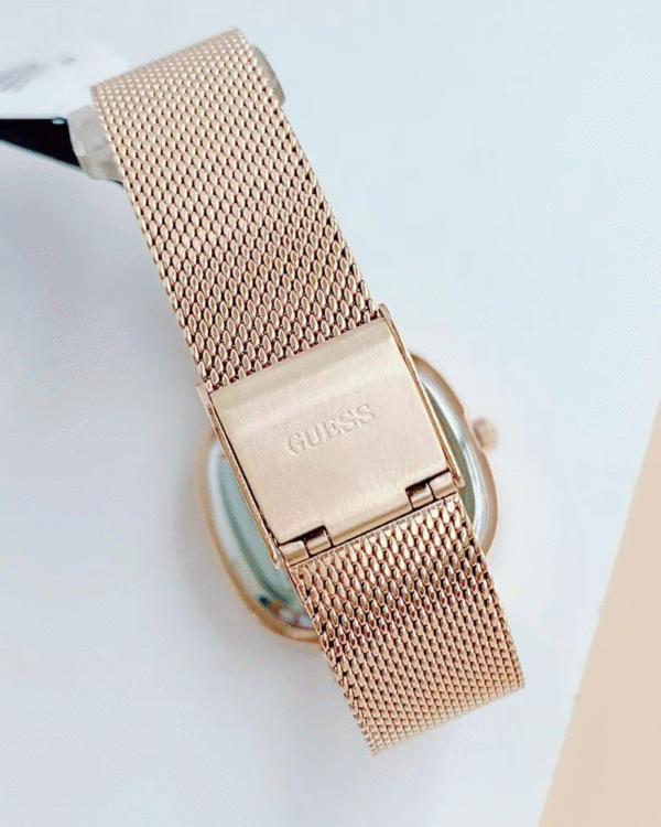 La montre GUESS GW0668L2 pour femme, issue de la collection Mod ID, combine élégance contemporaine et fonctionnalité raffinée. (27) Montre Guess Pour Femme, GW0354L3