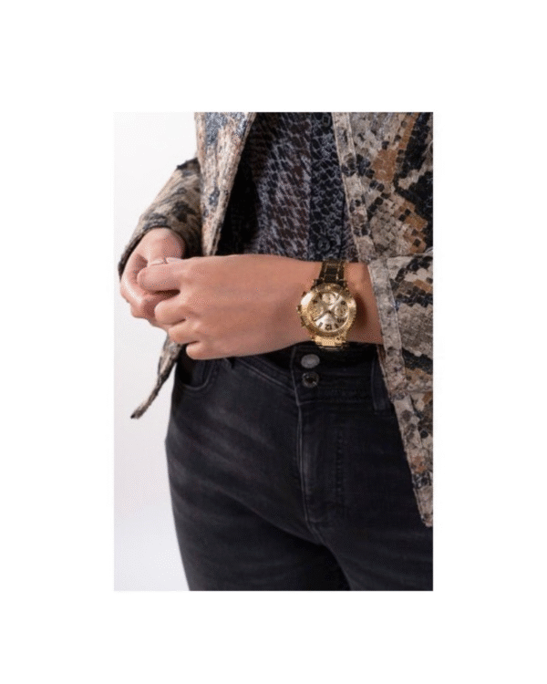 La montre GUESS GW0668L2 pour femme, issue de la collection Mod ID, combine élégance contemporaine et fonctionnalité raffinée. (42) Montre Guess Femme COSMIC GW0465L1