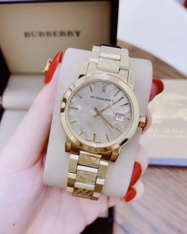 La montre GUESS GW0668L2 pour femme, issue de la collection Mod ID, combine élégance contemporaine et fonctionnalité raffinée. - 2025-06-05T082341.050 Montre Burberry Femme The City BU9145