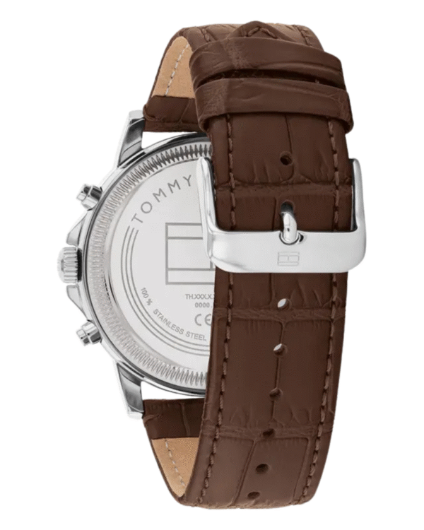 La montre GUESS GW0668L2 pour femme, issue de la collection Mod ID, combine élégance contemporaine et fonctionnalité raffinée. - 2025-06-20T061349.739 Montre Homme Tommy Hilfiger Stewart – Cadran Bleu – Bracelet Cuir Marron – Réf 1710629