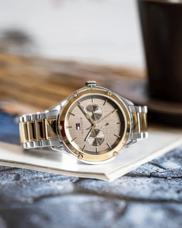 Montre Femme Tommy Hilfiger Lexi 1782658 – Acier Bicolore & Cadran Marron Multifonction 41 mm