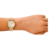 Montre femme Emporio Armani AR11608 – 32 mm acier PVD doré, cadran crème pavé cristaux, bracelet papillon quartz