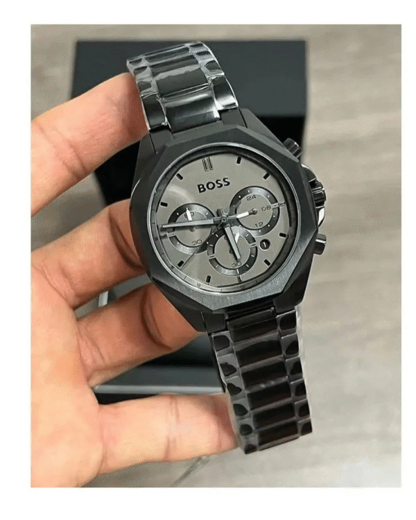 La montre GUESS GW0668L2 pour femme, issue de la collection Mod ID, combine élégance contemporaine et fonctionnalité raffinée. - 2025-06-26T052858.453 Hugo Boss Cloud 1514016 – Montre Homme Chronographe Quartz 42 mm Acier Noir