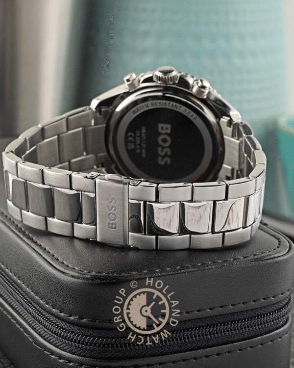 La montre GUESS GW0668L2 pour femme, issue de la collection Mod ID, combine élégance contemporaine et fonctionnalité raffinée. - 2025-06-28T082747.434 ontre Homme Hugo Boss Runner 1514143 – Chronographe 43 mm Cadran Bleu & Bracelet Acier