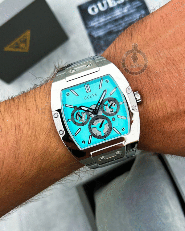 La montre GUESS GW0668L2 pour femme, issue de la collection Mod ID, combine élégance contemporaine et fonctionnalité raffinée. - 2025-08-07T021556.645 Montre Guess Phoenix Pour Homme GW0456G4